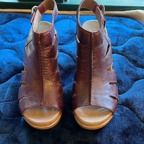 Dansko high heeled clogs 8/38 like new - Picture 4 of 10